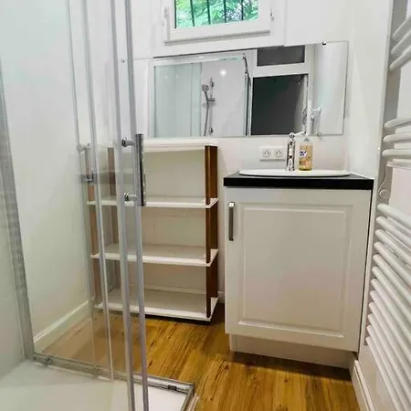 빌라 Maison En Pierre Avec Cour *