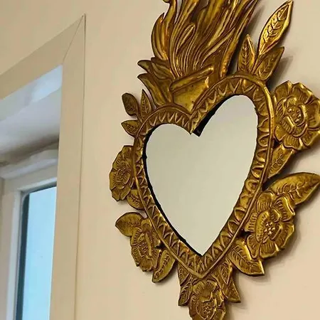 빌라 Maison En Pierre Avec Cour Virelade