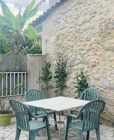 Maison En Pierre Avec Cour 빌라