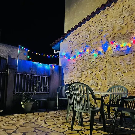 빌라 Maison En Pierre Avec Cour *